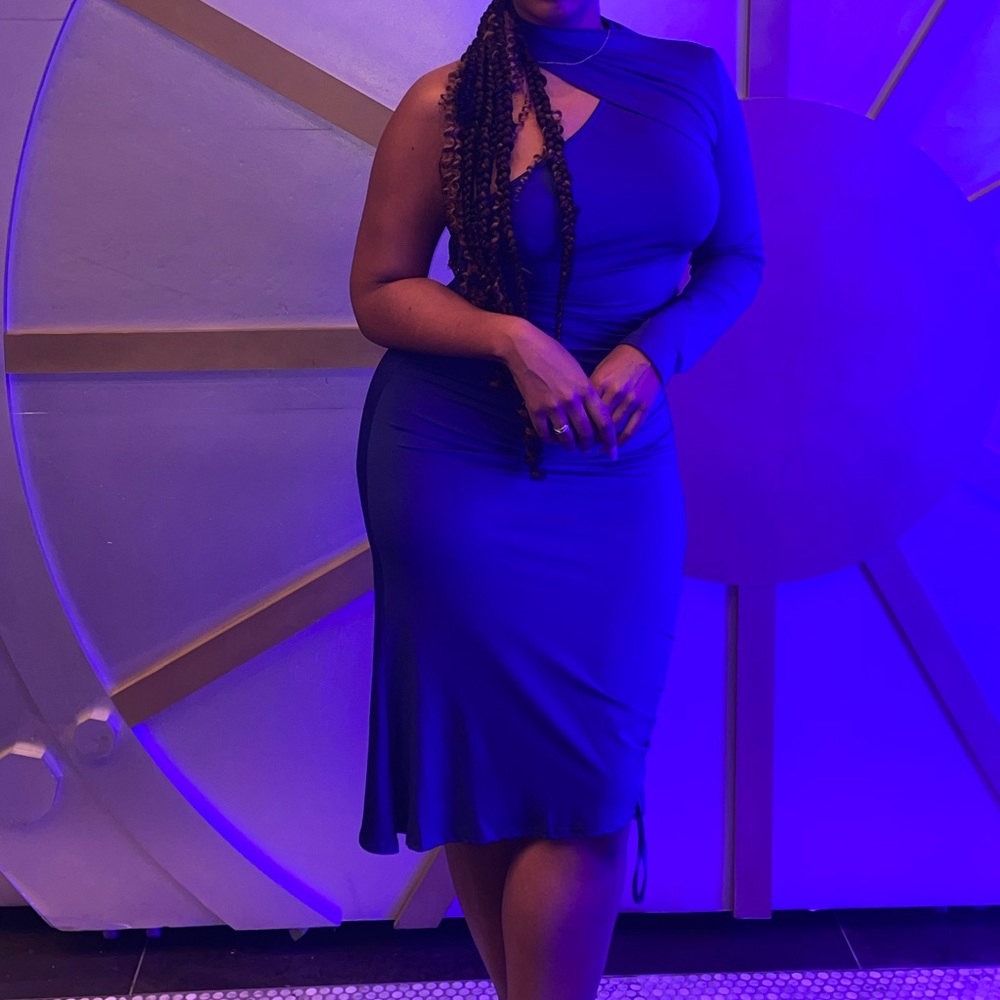 One arm, midi, bodycon dress